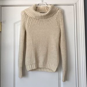 GAP sweater